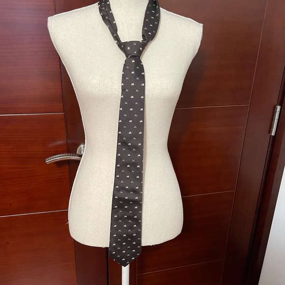 Salvatore Ferragamo men tie new - Picture 1 of 5